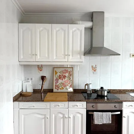 Piso Con Terraza Y Garaje A Un Paso De La Playa De Tapia