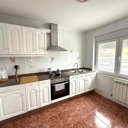 Piso Con Terraza Y Garaje A Un Paso De La Playa De Tapia * Tapia De Casariego