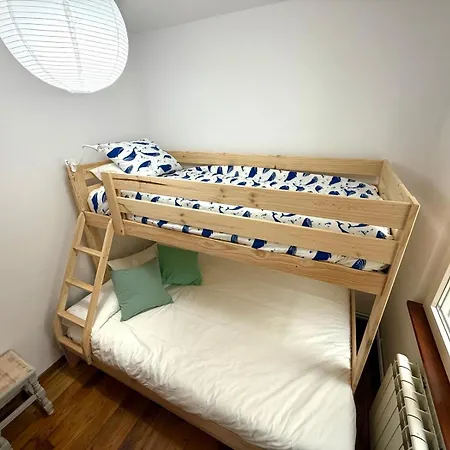 Piso Con Terraza Y Garaje A Un Paso De La Playa De Tapia